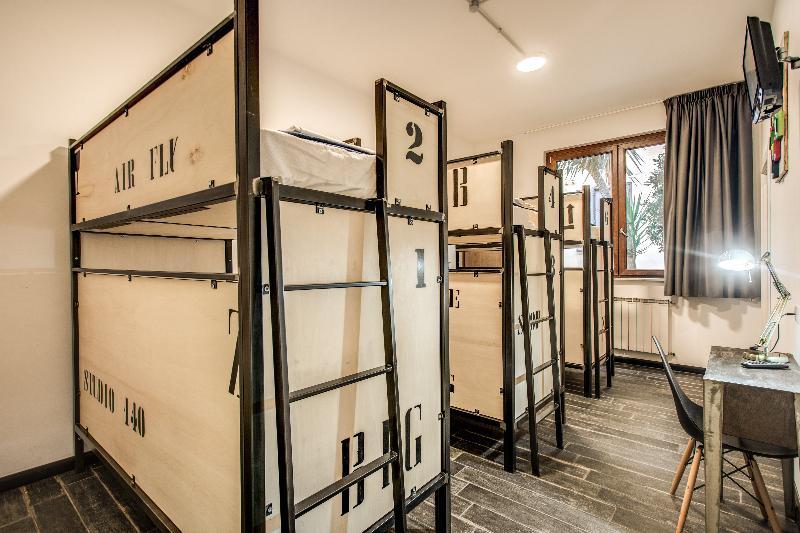 Hostel Trastevere 2 Рим Экстерьер фото
