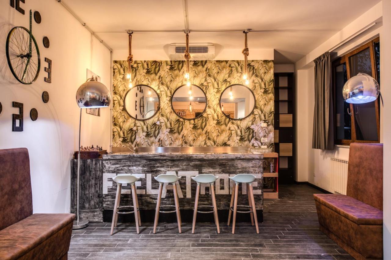 Hostel Trastevere 2 Рим Экстерьер фото